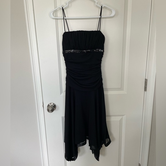 Semi-formal Junior’s Dress - Picture 6 of 17